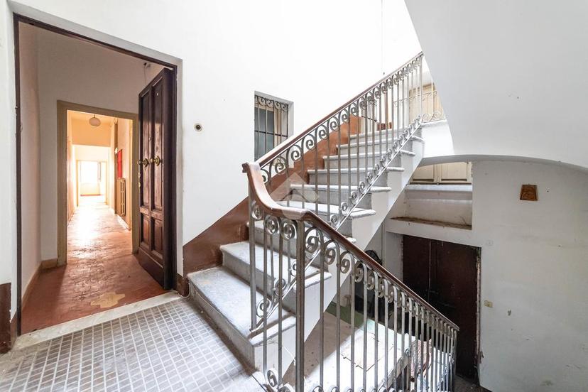 Quadrilocale in Largo Cesare Battisti 8, Viterbo