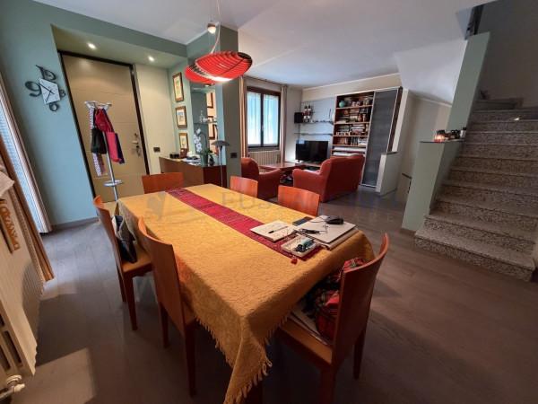 Villa a schiera in Via Carlo Cattaneo, Treviolo
