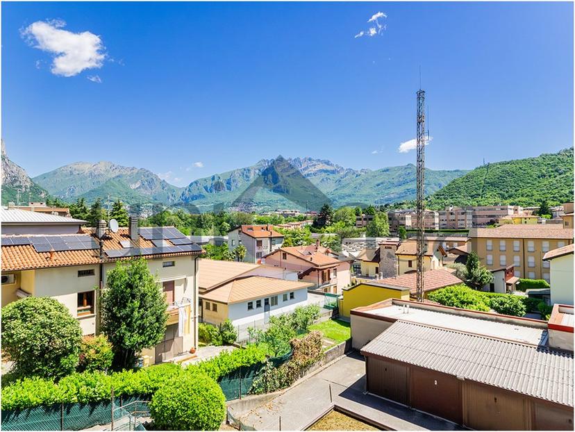 Trilocale in Via Sabatelli, Valmadrera — foto 3 di 5
