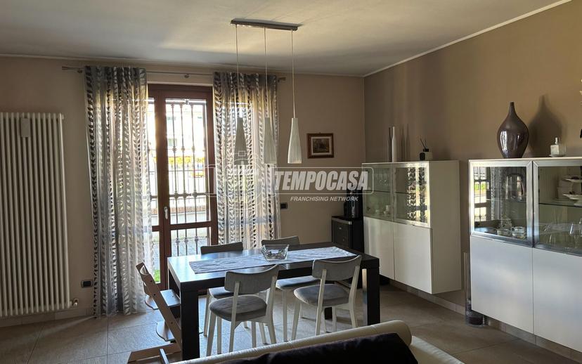 Villa a schiera in Via Locati Umberto, Castel San Giovanni — foto 2 di 5