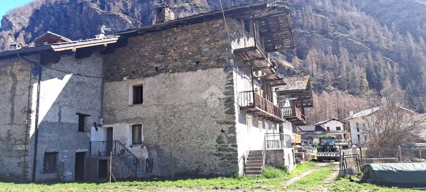 Rustico in Frazione Voueces, Ollomont — foto 3 di 5
