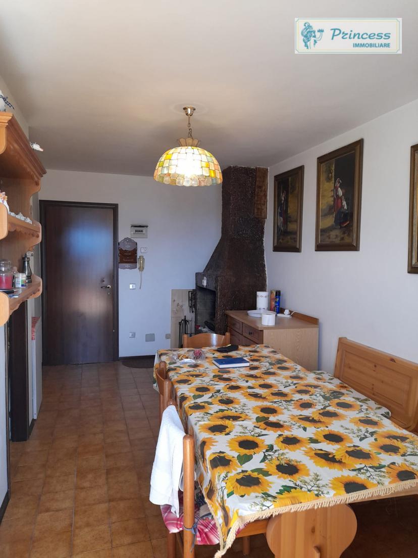 Trilocale in Contrada Sella  1, Tonezza del Cimone — foto 4 di 5