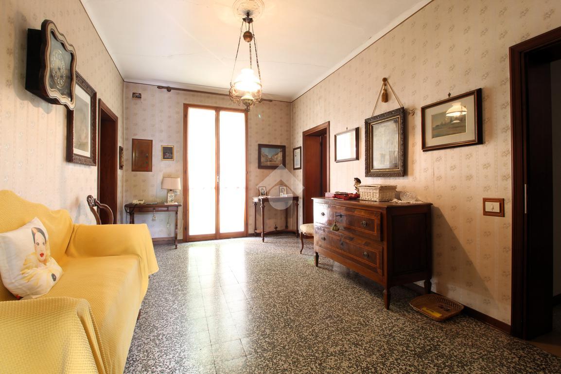 Villa in Via Antonio Stradivari 1, Reggio nell'Emilia