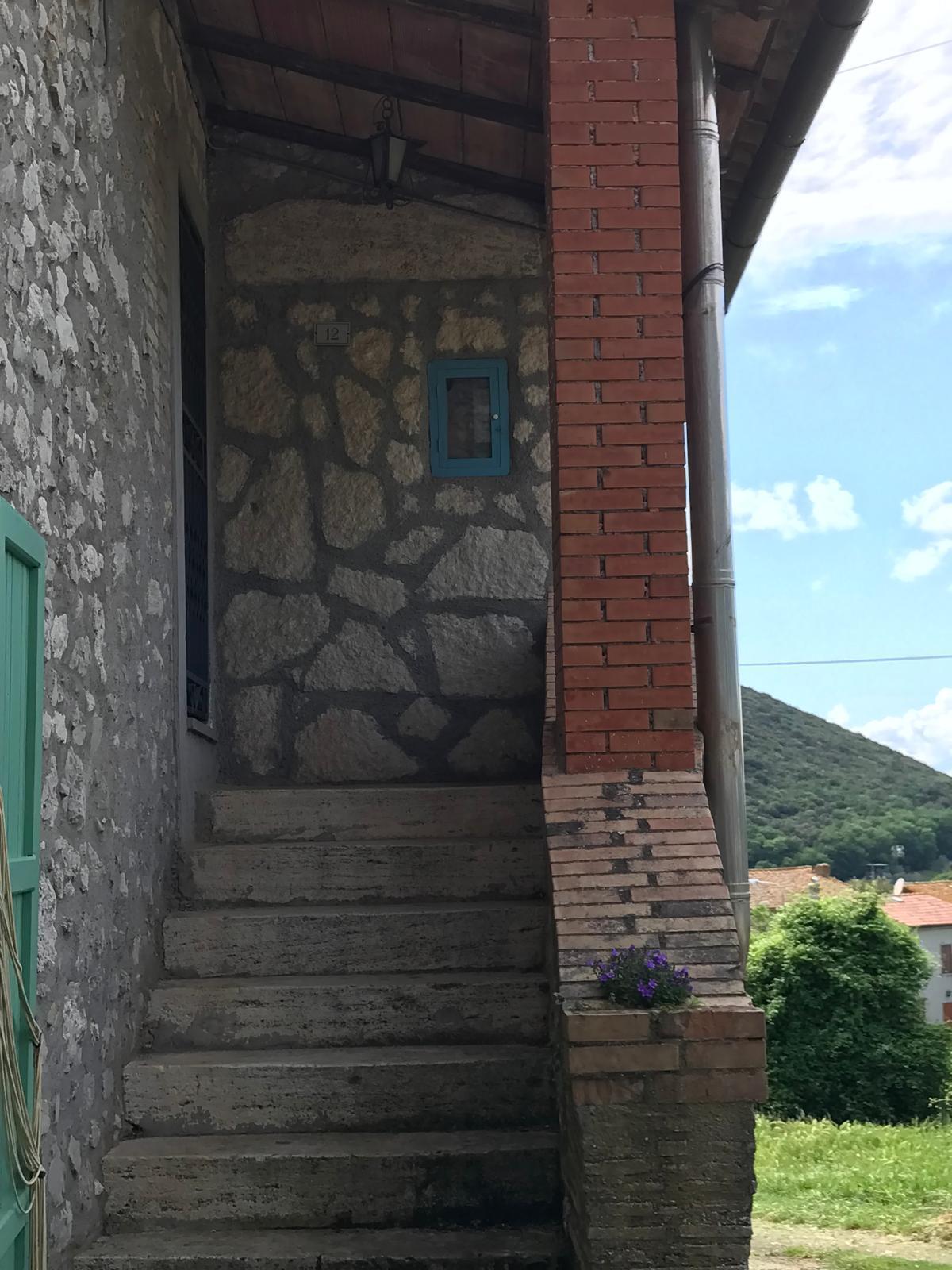 Villa a schiera in Via Dante Alighieri, Guardea