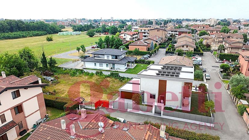 Villa bifamiliare in Vicolo Torri Gemelle 44, Caronno Pertusella — foto 4 di 5