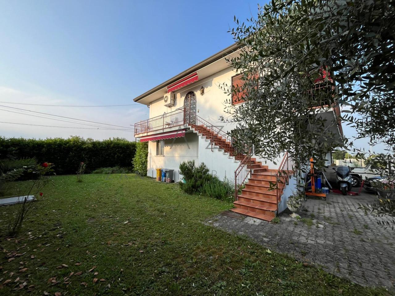 Villa in Via Circonvallazione Ovest, Castelfranco Veneto