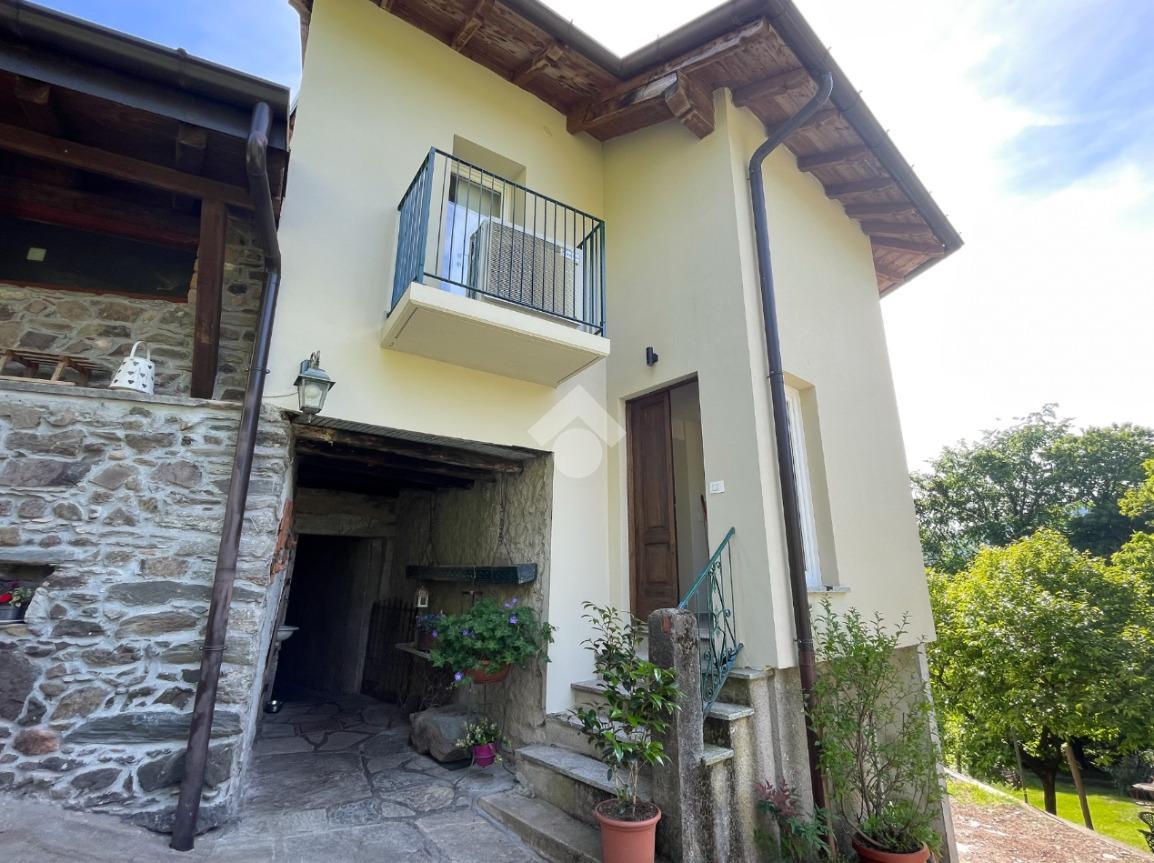 Casa indipendente in Via Cavallotti 26, Porto Ceresio