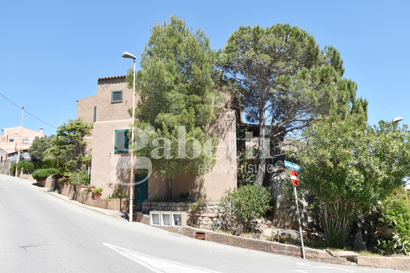 Trilocale in Via Chiusedda 2, La Maddalena