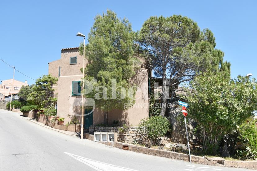 Trilocale in Via Chiusedda 2, La Maddalena