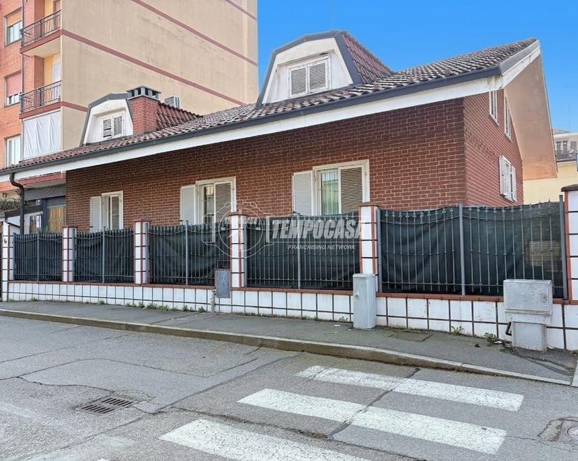 Casa indipendente in Via Garibaldi, Nichelino — foto 3 di 5