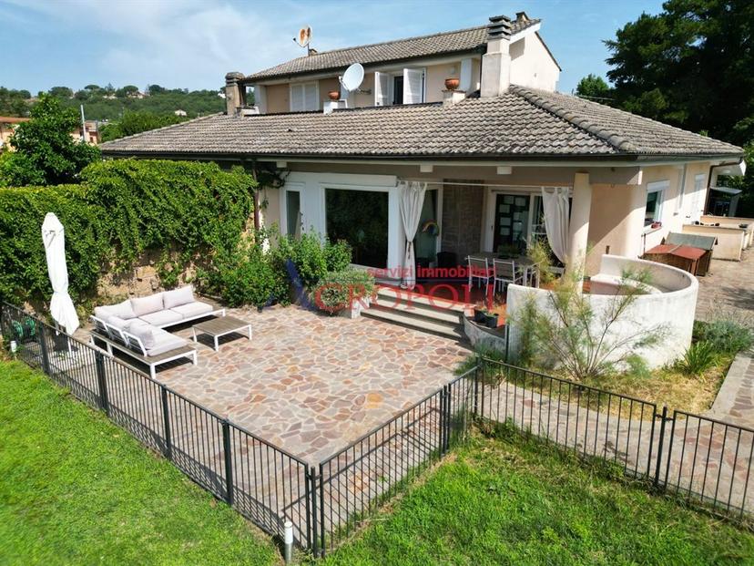 Villa plurifamiliare in Via Monterosi 52, Trevignano Romano — foto 5 di 5