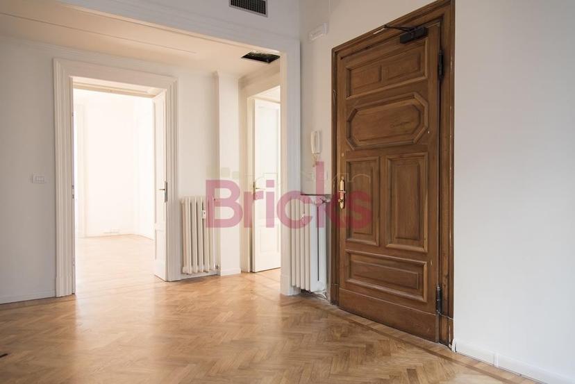 Villa bifamiliare in Via Cesare Battisti 8, Milano — foto 3 di 5
