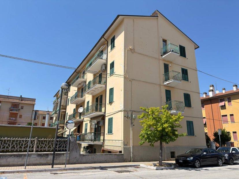 Appartamento in Viale Campo Sportivo 58, Fabriano — foto 3 di 5