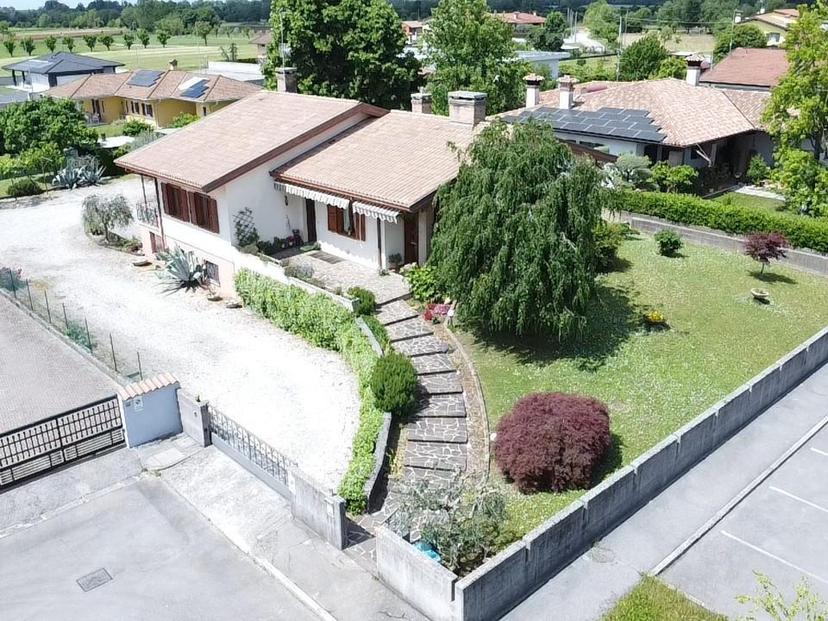 Villa unifamiliare in Via Enrico Fruch 18, Sedegliano — foto 3 di 5