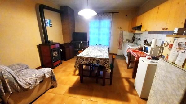 Villa, Castana