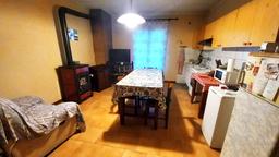 Villa, Castana