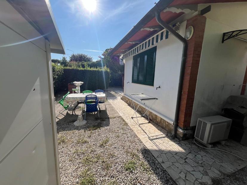 Villa bifamiliare, Pietrasanta