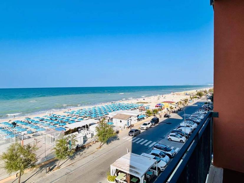 Quadrilocale in Lungomare Italia 53, Senigallia