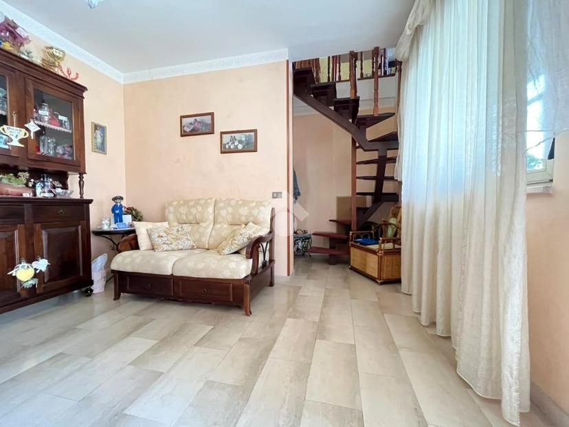Trilocale in Via Sbarre Centrali 516, Reggio di Calabria