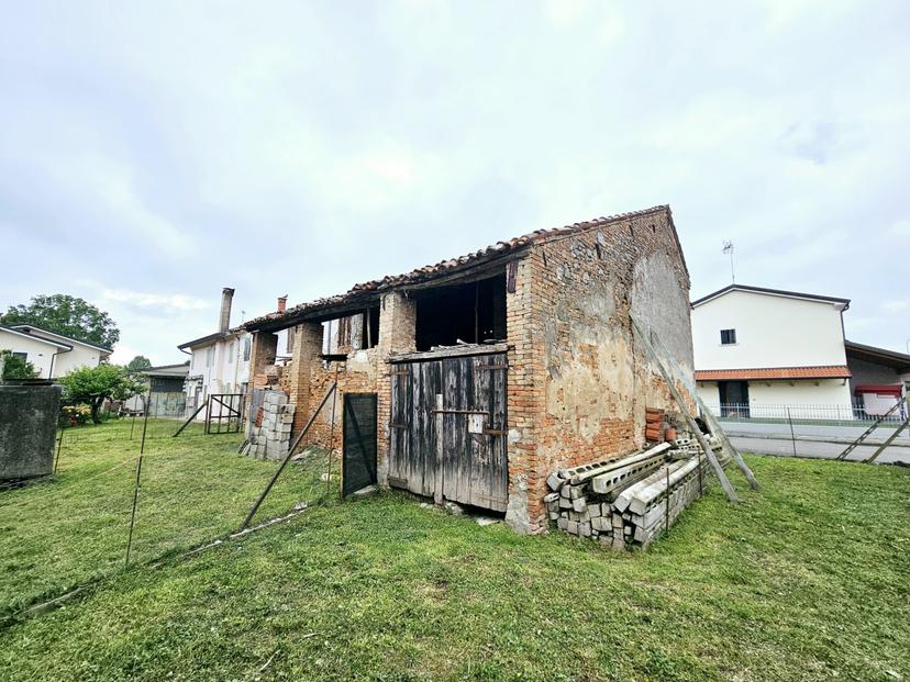 Casa indipendente in Via Veneto, Granze — foto 2 di 5