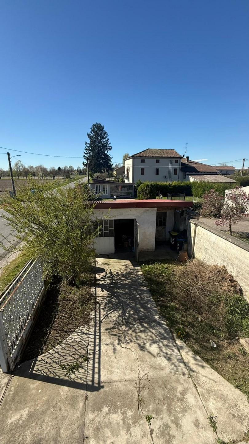 Villa in Strada Vecchia Vercelli 64, Casale Monferrato — foto 3 di 5