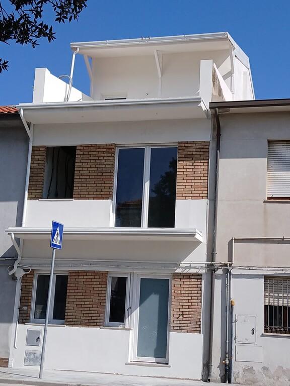 Casa indipendente in Via Cristoforo Colombo 403, Civitanova Marche — foto 2 di 5