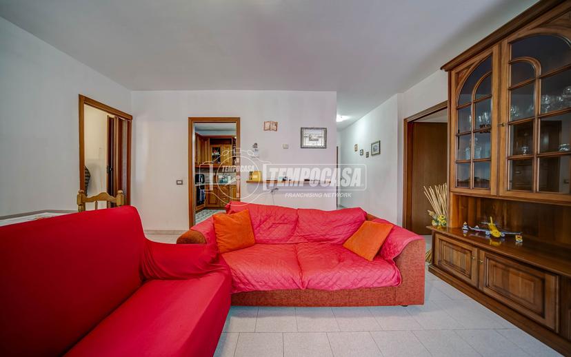Trilocale in Via Amerigo Vespucci 15, Jerago con Orago — foto 3 di 5