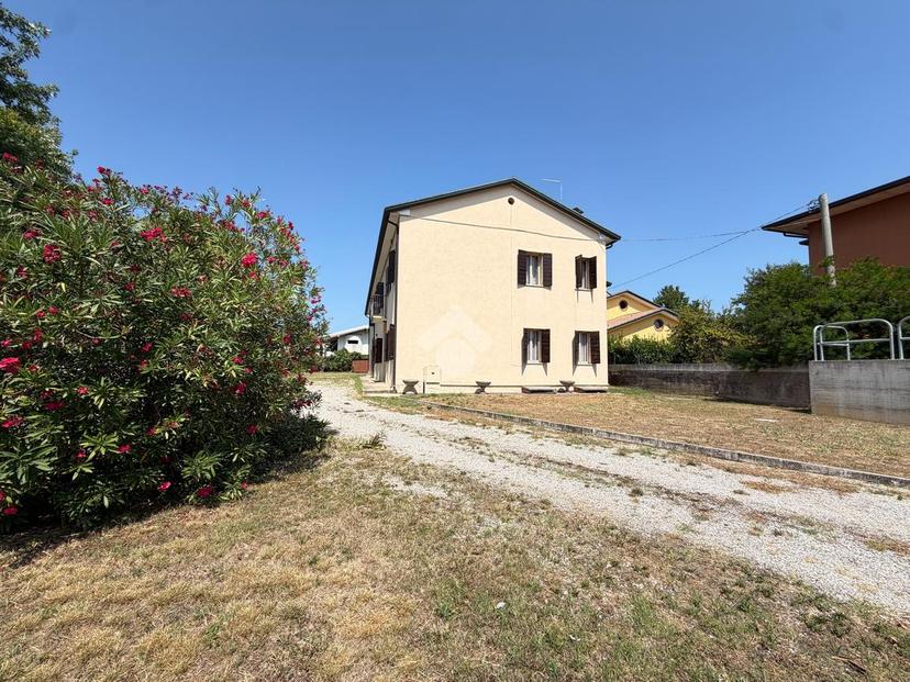 Villa in Via Fratelli Bandiera 2, Istrana