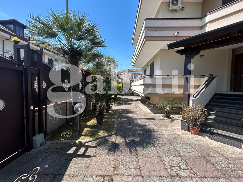 Villa in Via Marenola 20, Giugliano in Campania — foto 4 di 5