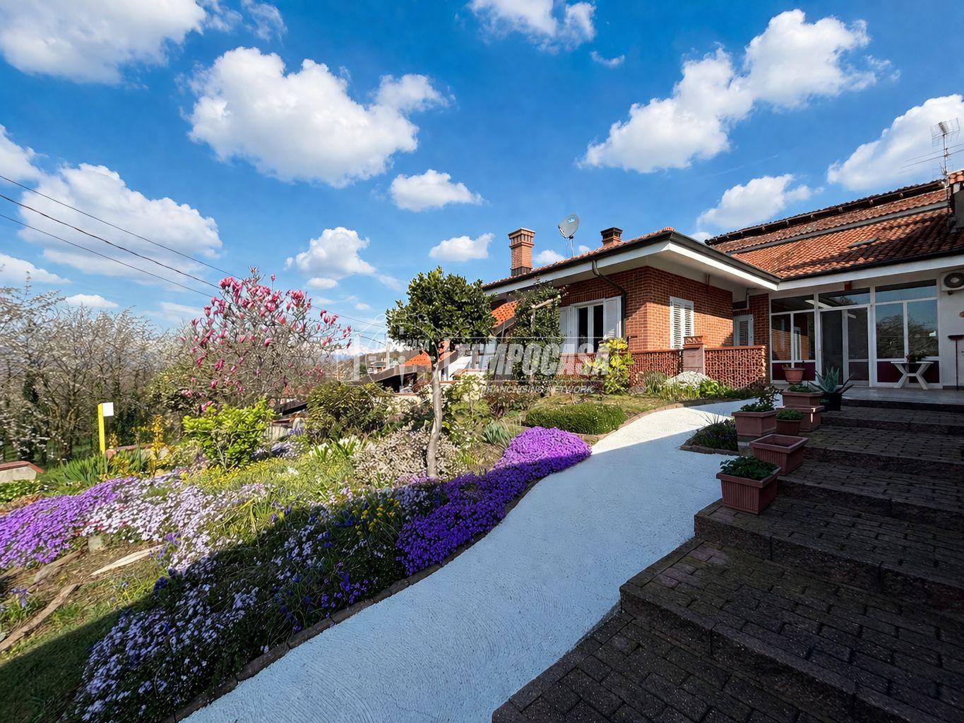Villa in Via San Carlo, Orio Canavese