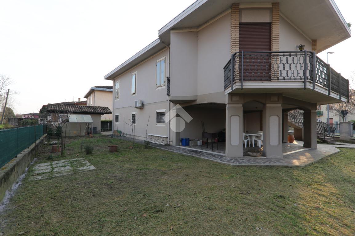 Villa in Via Unione Europea 22, Marmirolo