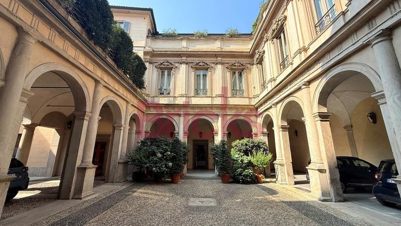 Villa bifamiliare in Via San Maurilio 19, Milano — foto 3 di 5
