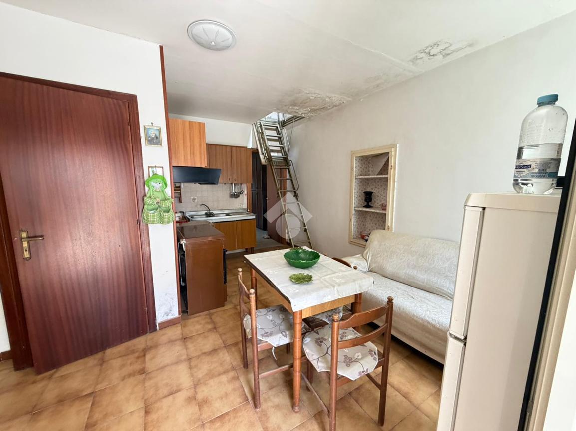 Casa indipendente in Via Carlagiove 14, Pannarano