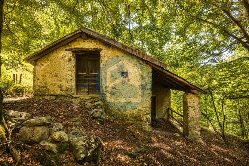 Casale in Località Strada dei Monti, Lozio — foto 2 di 5