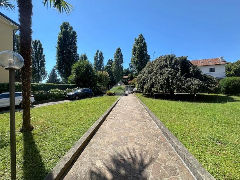 Bilocale in Viale Brianza 51, Carate Brianza — foto 5 di 5