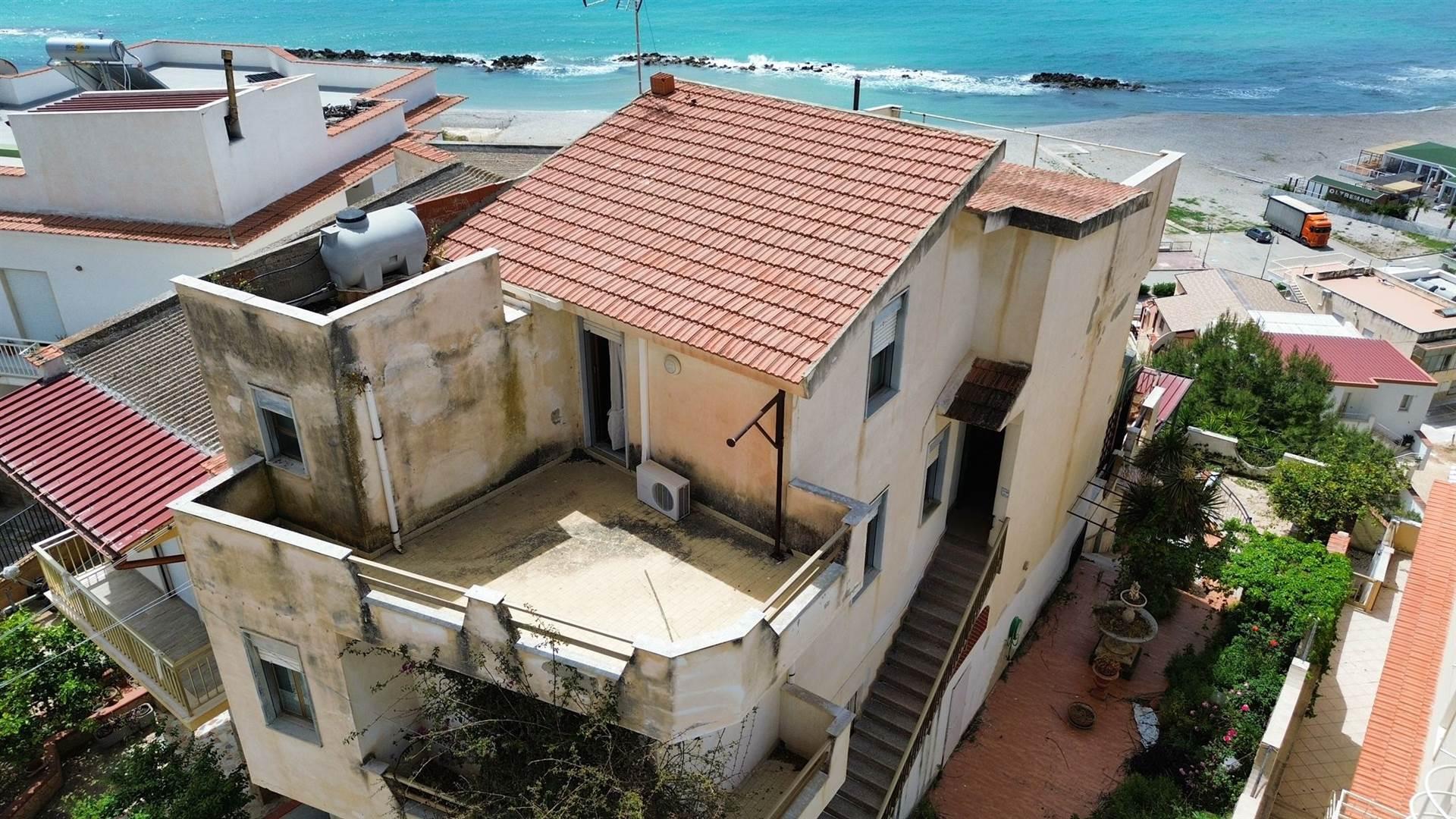 Casa indipendente in Via Raffaello Sanzio, Ribera