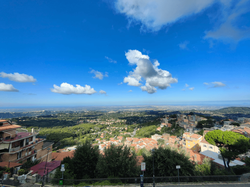 Open space in Viale Madonna del Tufo, Rocca di Papa — foto 2 di 5