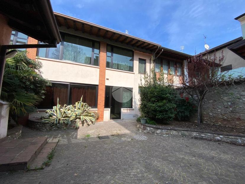 Casa indipendente in Piazza Corlo, Lonato del Garda — foto 4 di 5
