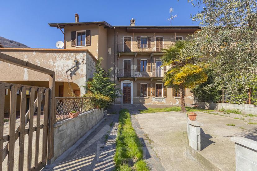 Casa indipendente in Via Monte Massone, 40, Omegna — foto 3 di 5