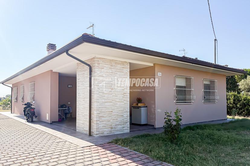 Casa indipendente in Via Campone Sala 174, Cesenatico — foto 2 di 5