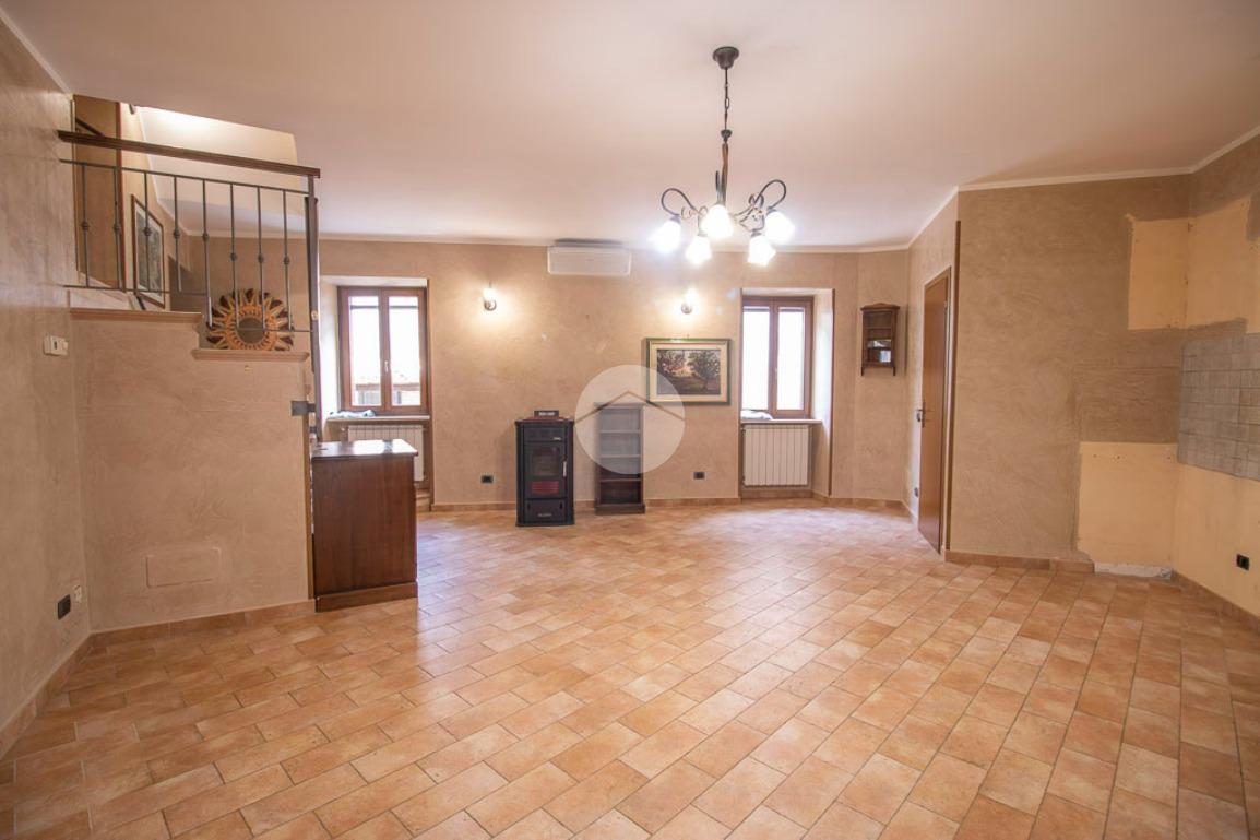 Quadrilocale in Piazza Costantino Pistolini 6, Collevecchio