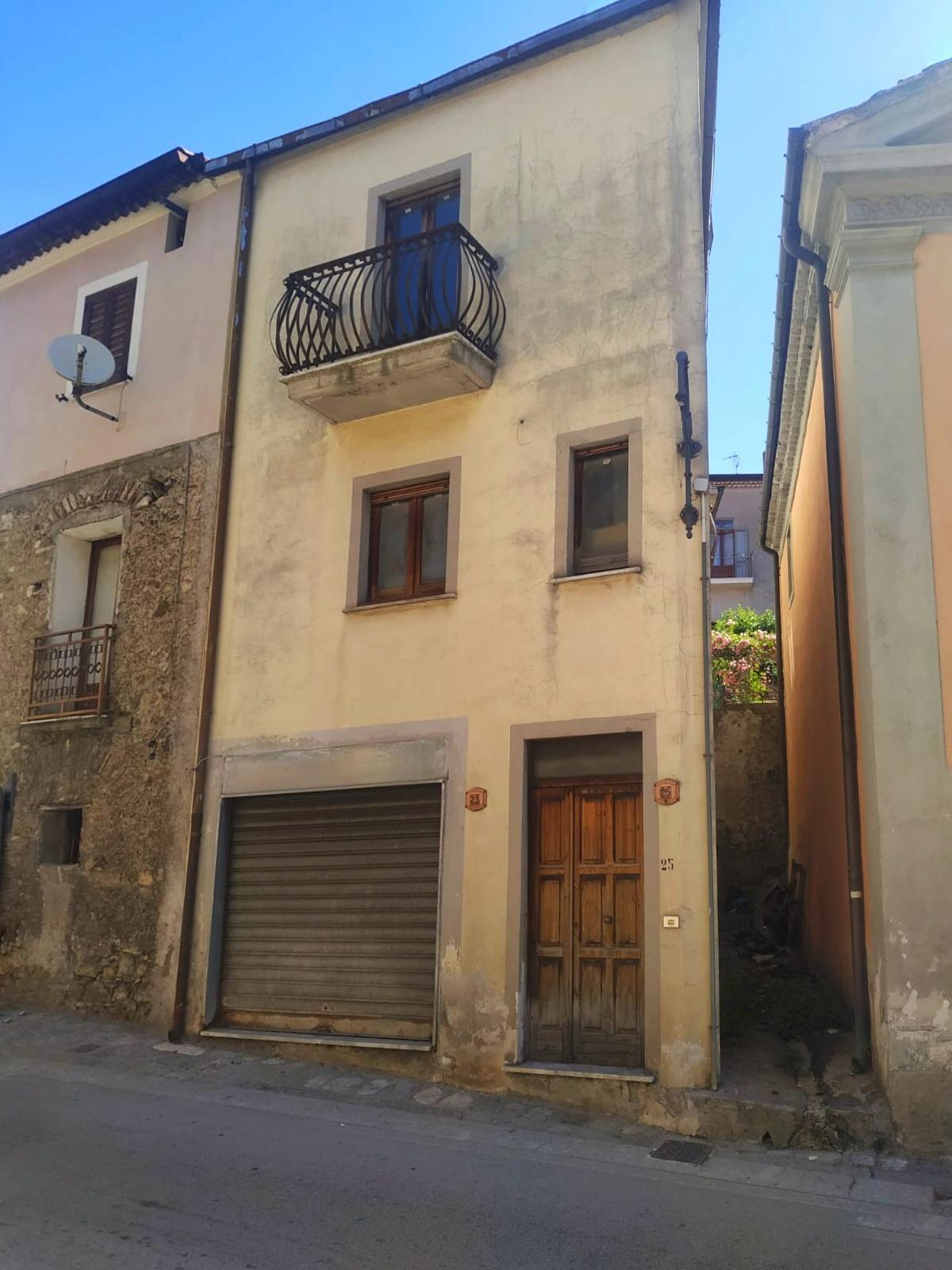 Casa indipendente in Via Roma 25, Brienza