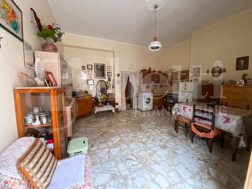 Trilocale in Via Achille Grandi , San Severo