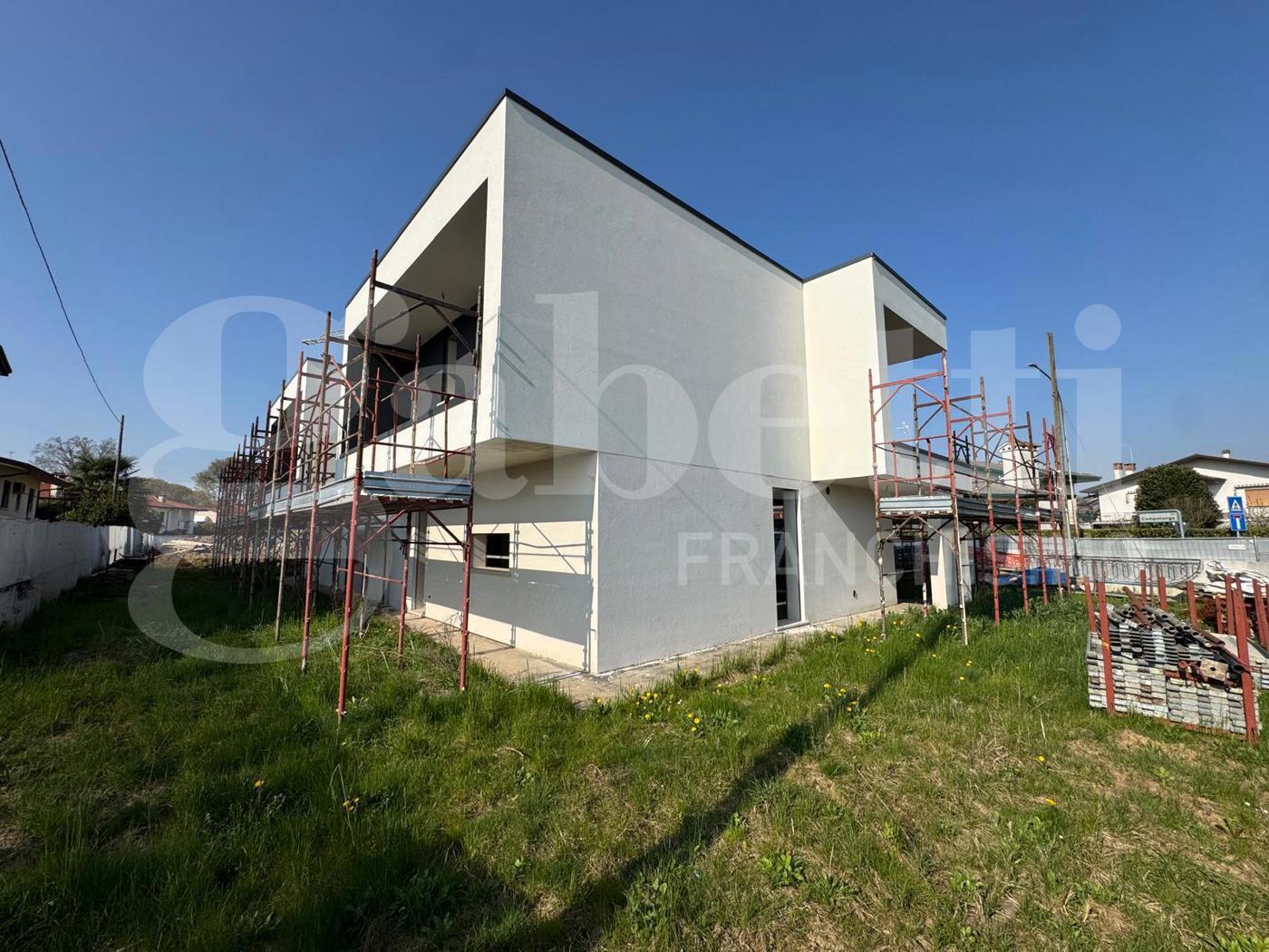 Villa bifamiliare in Via Campolongo Snc, Castelfranco Veneto