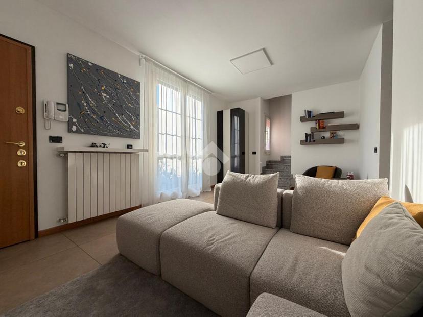Villa a schiera in Via Sant'Antonio 17, Pessano con Bornago — foto 3 di 5