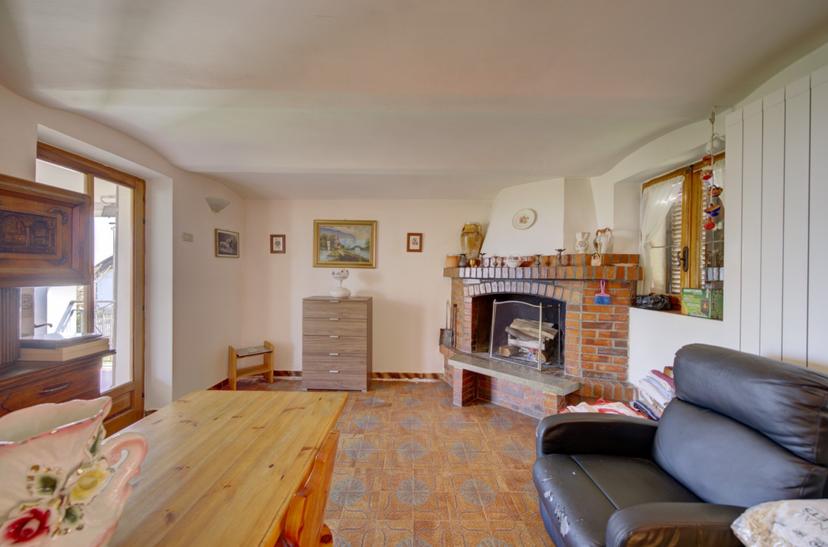 Casa indipendente in Via Dagatti 4, Envie — foto 2 di 5