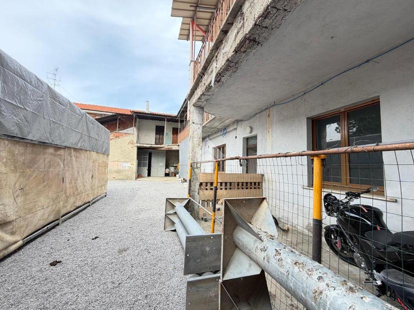 Bilocale in Via V. Monti 101, Seregno — foto 3 di 5