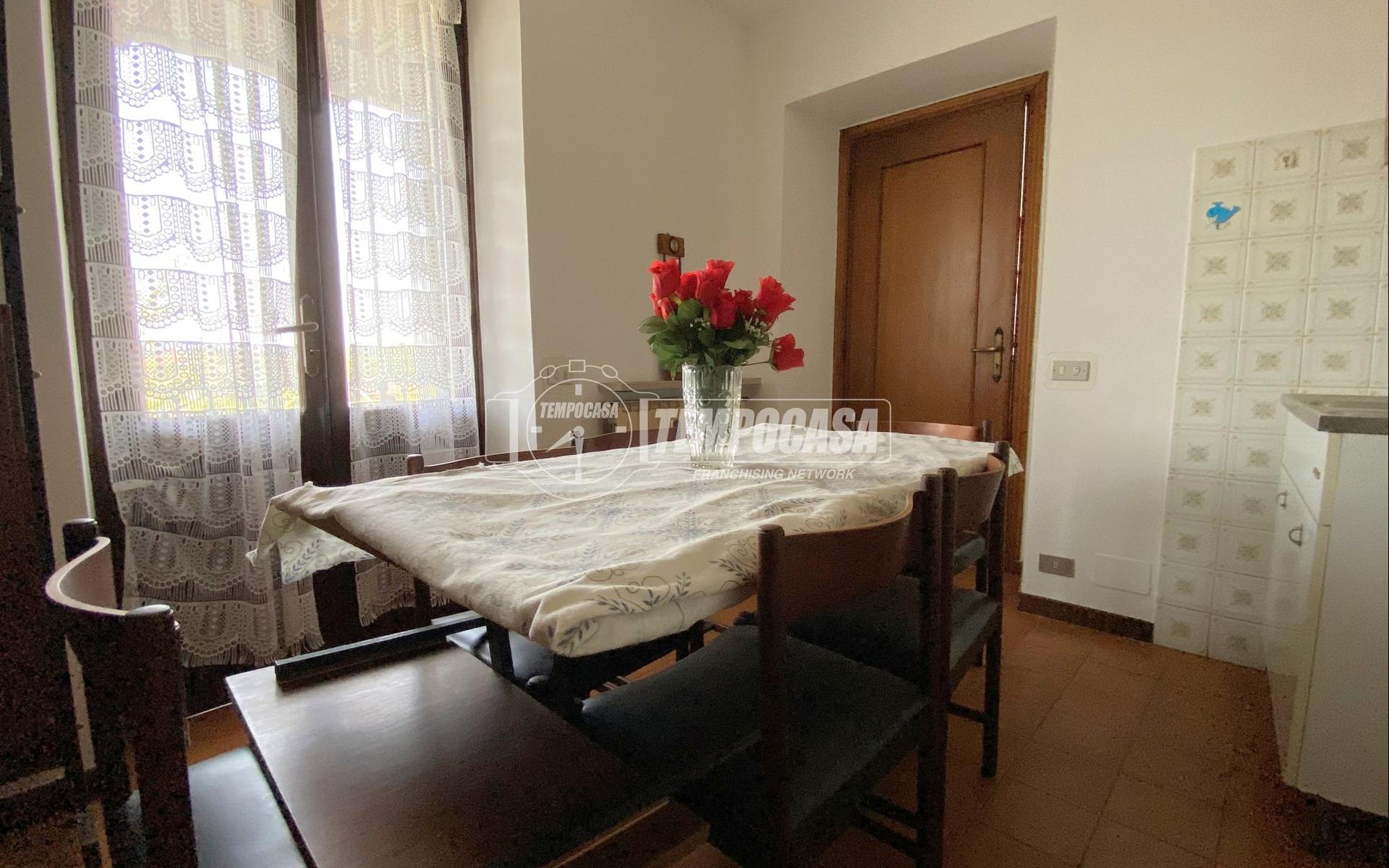 Trilocale in Via Santa Lucia, Vigliano Biellese