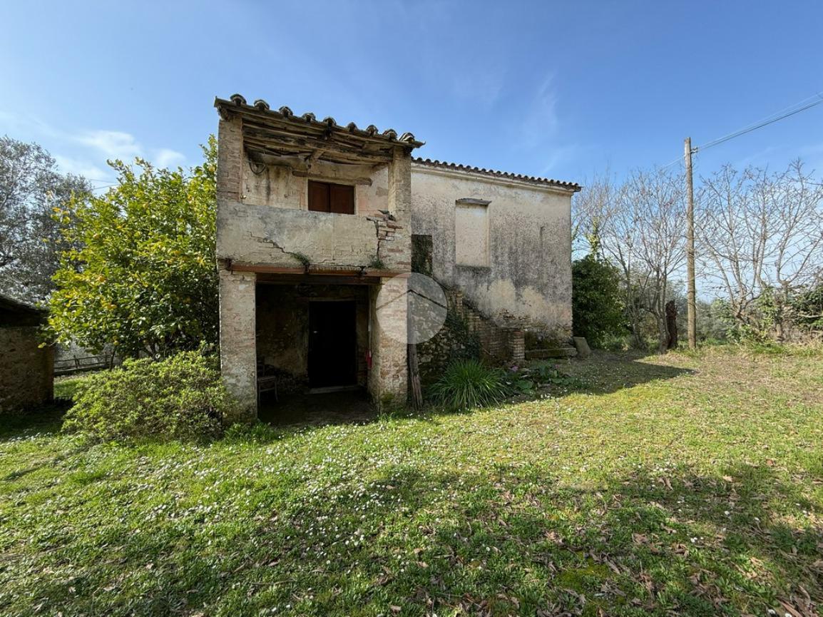 Casa indipendente in Vocabolo Spezzano, Montebuono