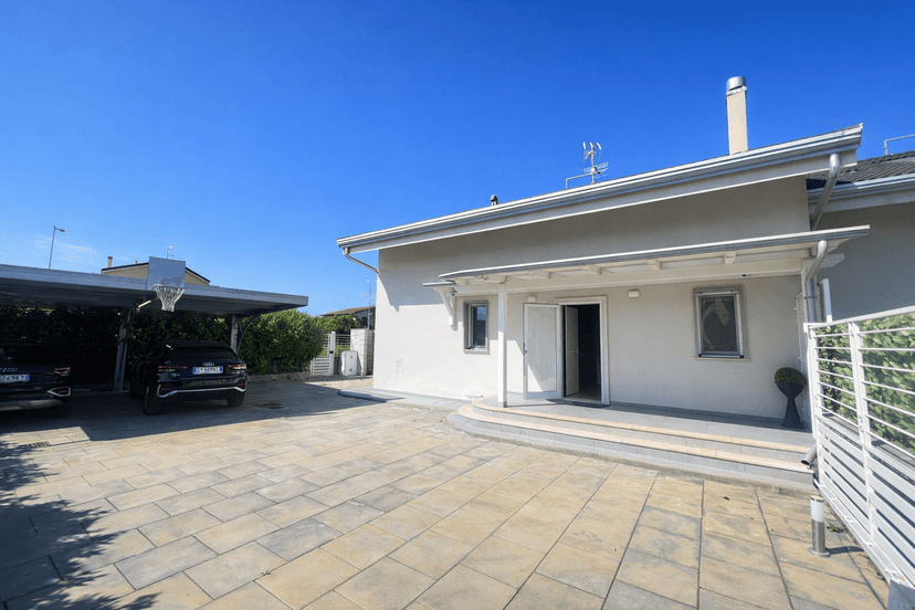 Casa indipendente in Contrada Momena Snc, Corigliano-Rossano — foto 2 di 5